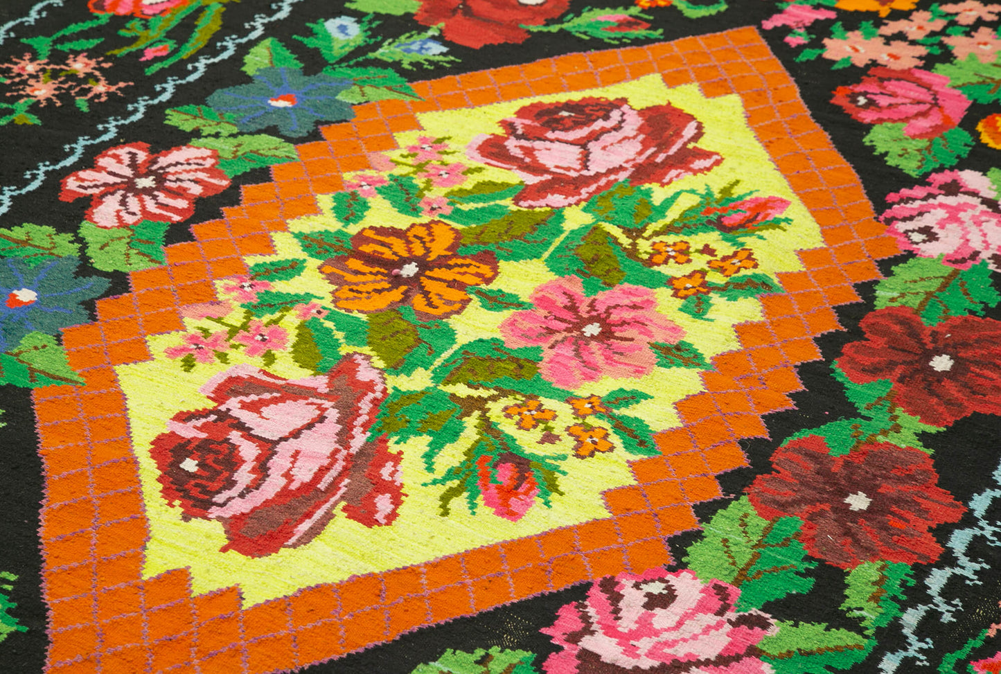 6x10 Black Vintage Moldovan Kilim Rug - 22249