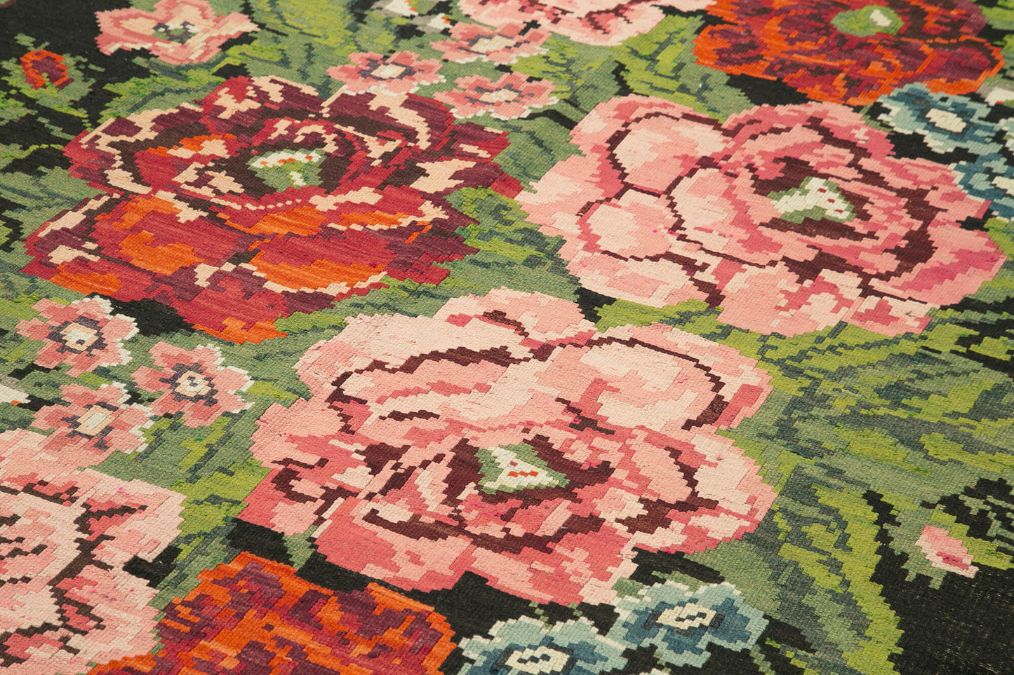 7x13 Black Rose Kilim Runner Rug - 23259