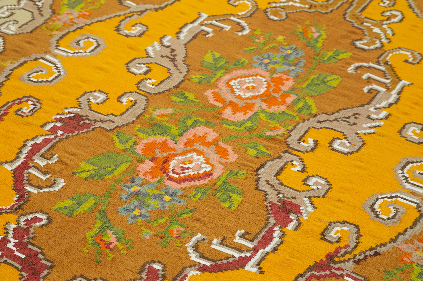 6x9 Brown Vintage Moldovan Kilim Rug - 23424