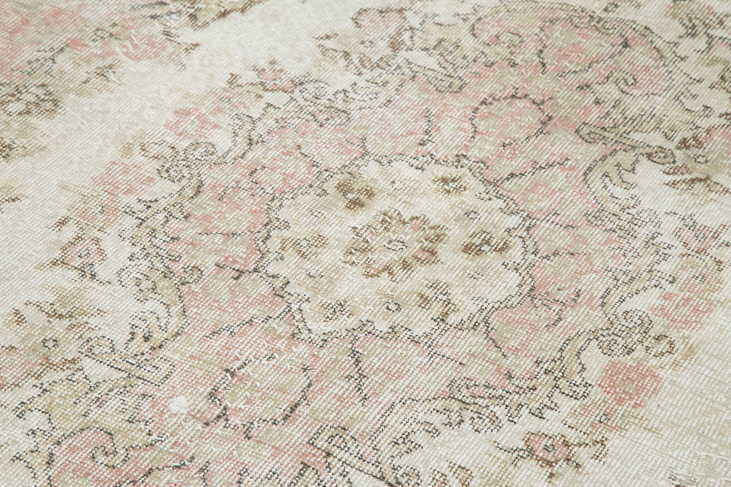 6x9 Beige Turkish Vintage Area Rug - 25025