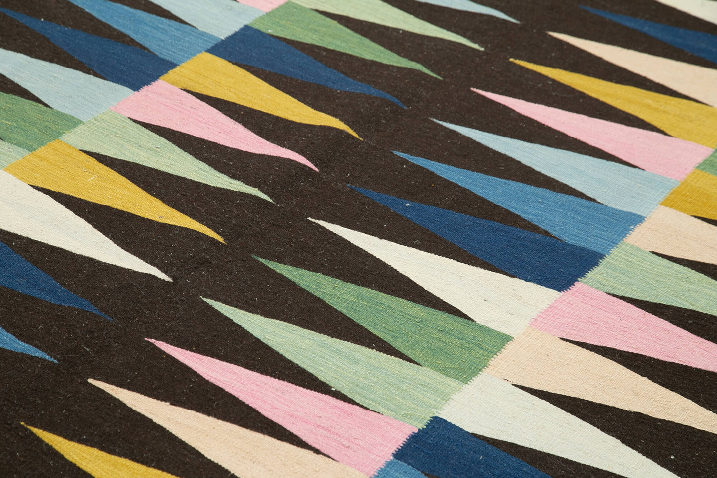 7x10 Black Contemporary Area Rug - 26942