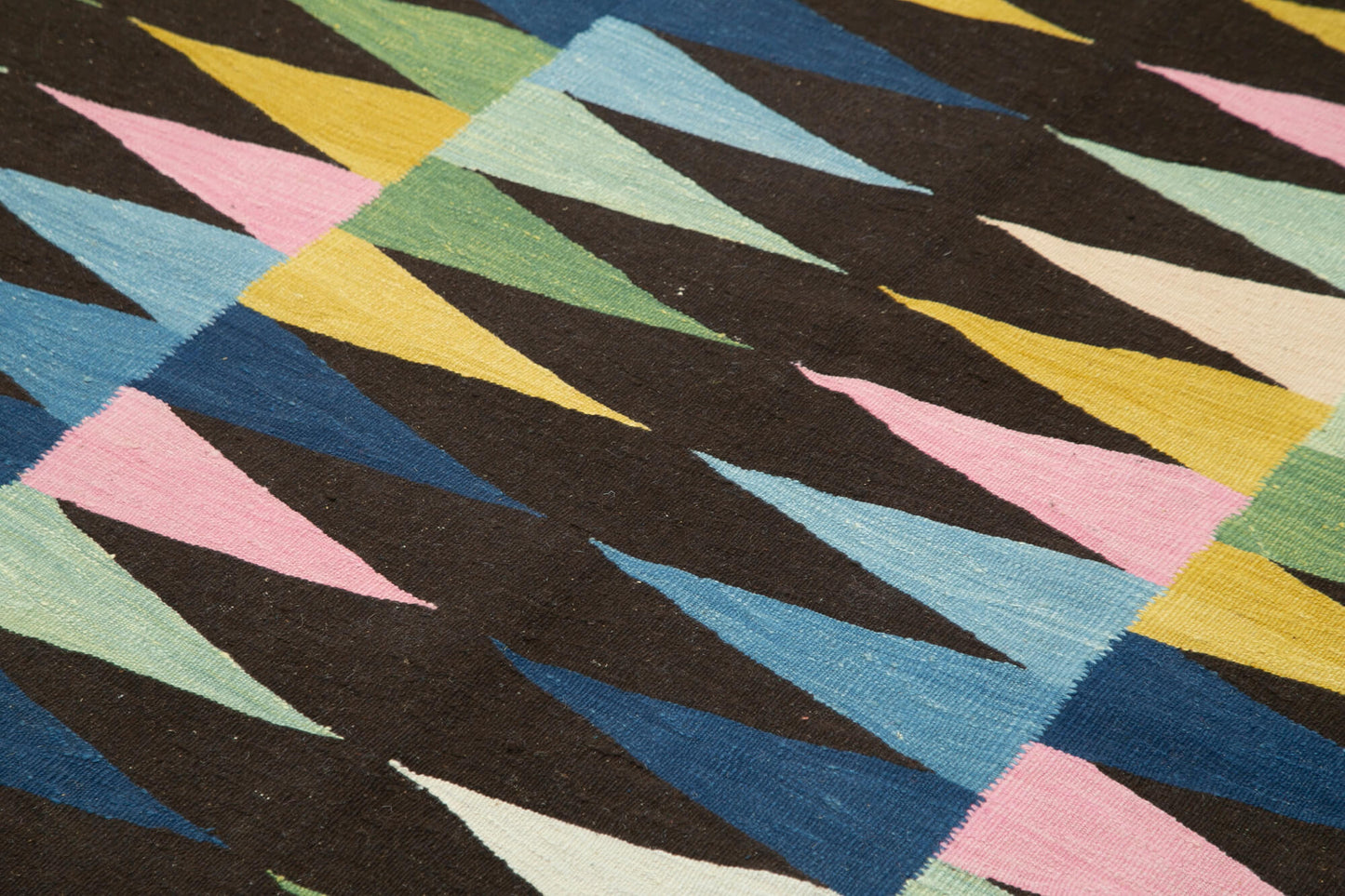 6x8 Black Contemporary Area Rug - 26952