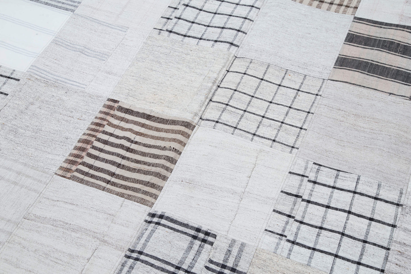 8x10 White Kilim Patchwork Rug - 30531