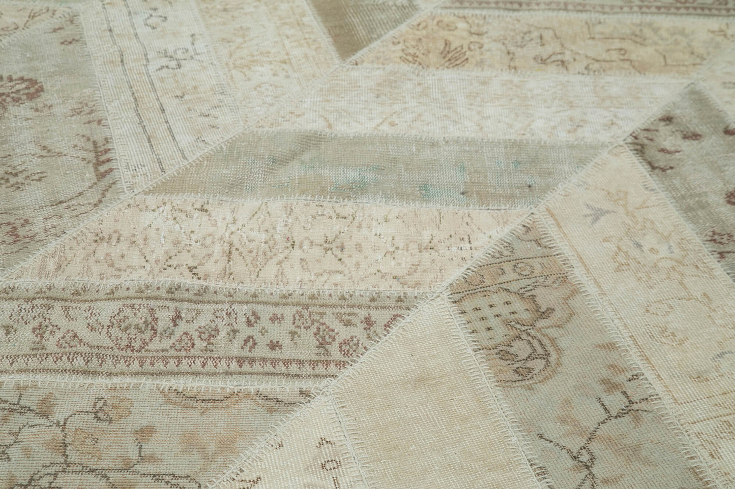 8x10 Beige Modern Patchwork Rug - 31141