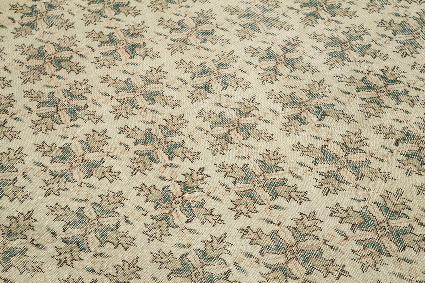 7x10 Beige Bohemian Rug - 31307
