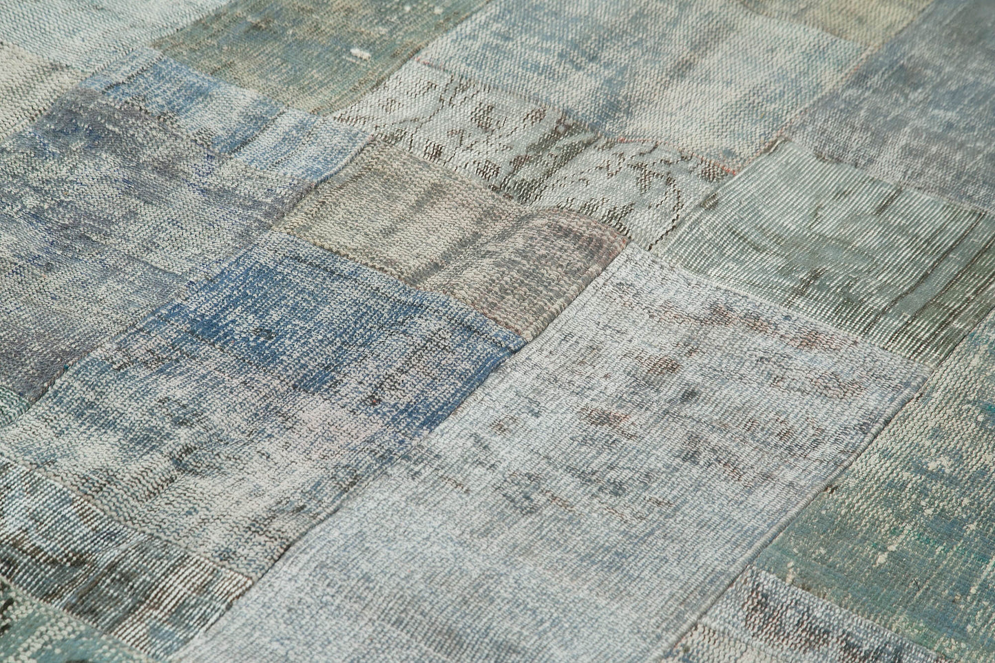 7x10 Grey Patchwork Rug - 32289