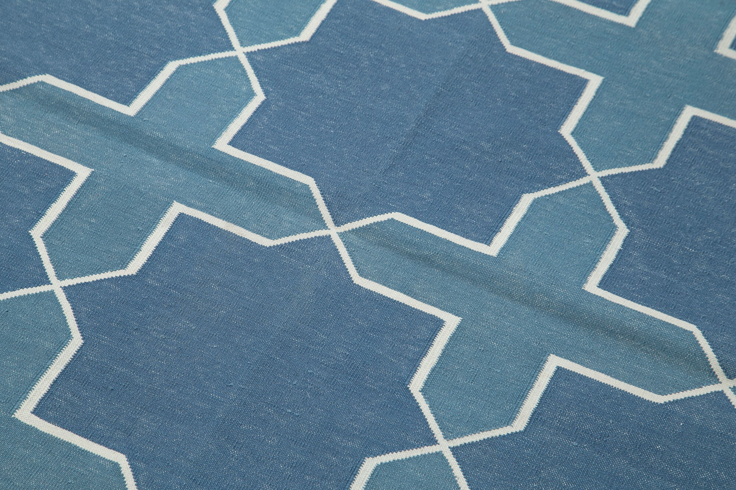 4x5 White Dhurrie Rug - 32565