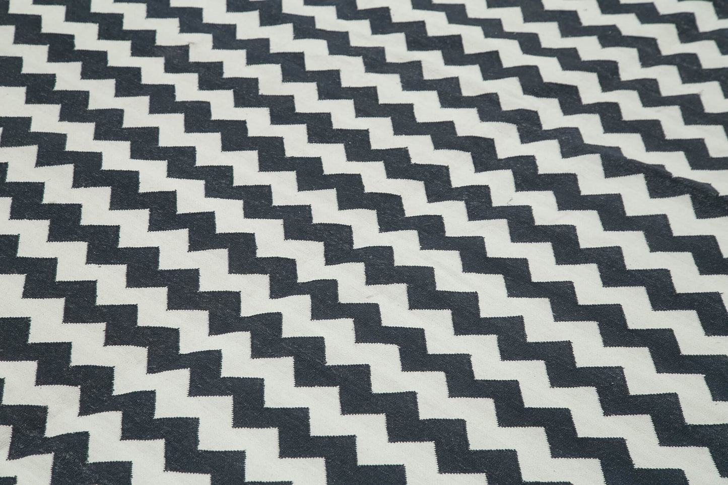 10x14 Black Dhurrie Rug - 32707