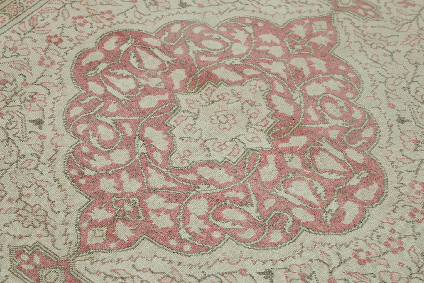 5x7 Beige Anatolian Rug - 43616