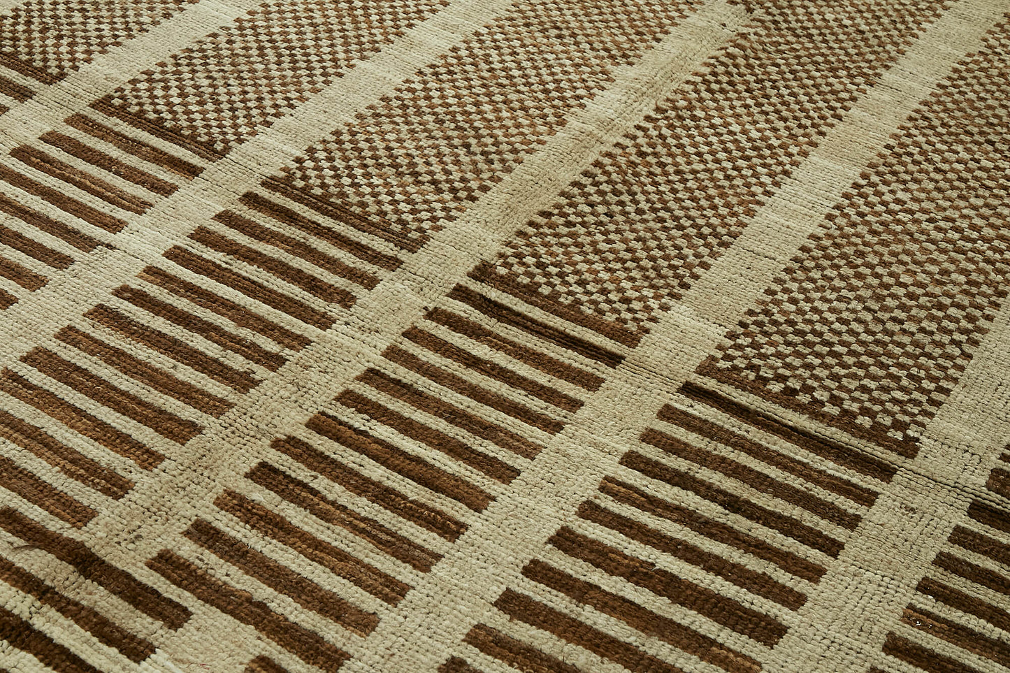7x11 Beige Modern Tribal Rug - 45597