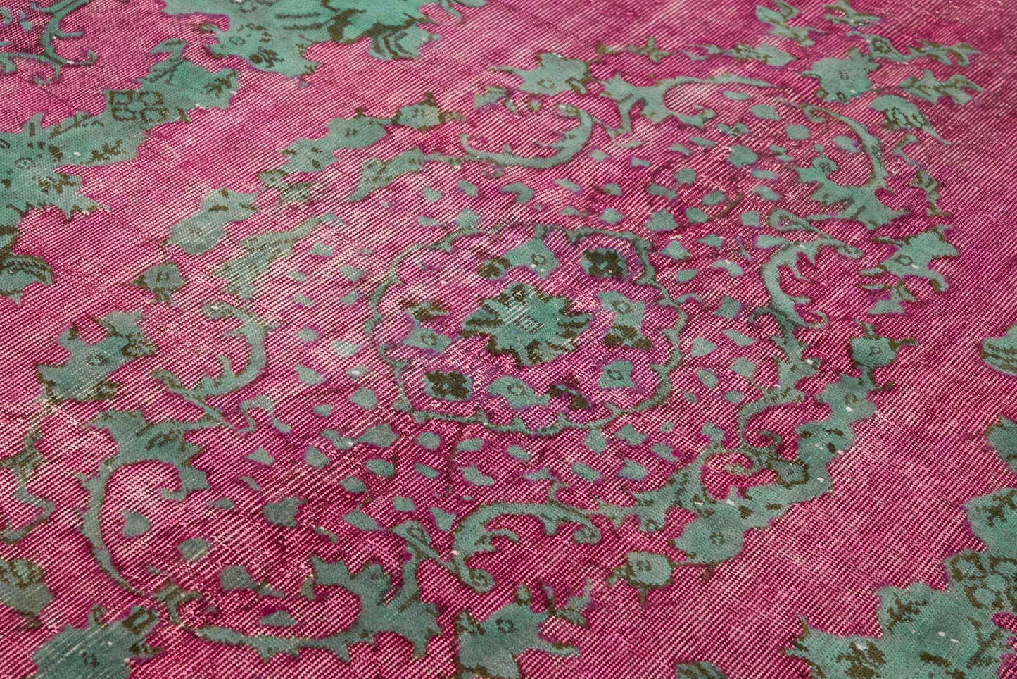 6x9 Vintage Hand-Carved Turkish Rug - 46930