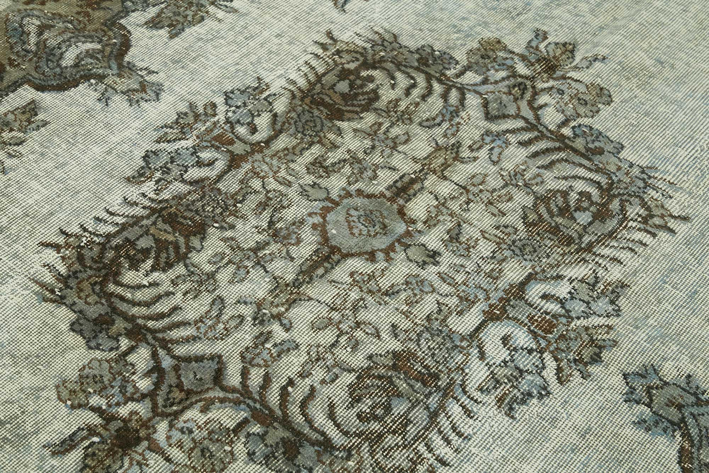 5x8 Vintage Hand-Carved Turkish Rug - 46953