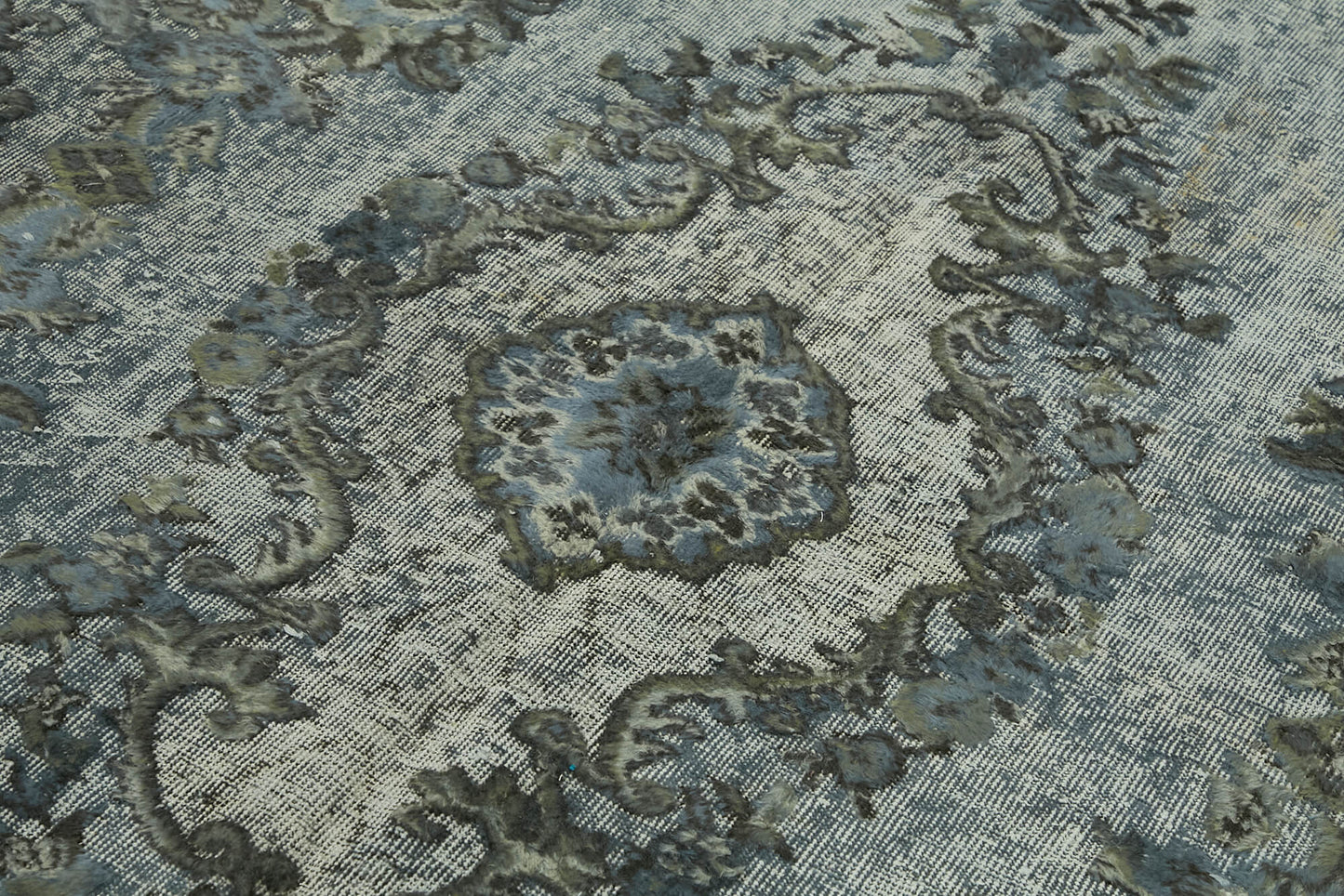 6x9 Vintage Hand-Carved Turkish Rug - 47047