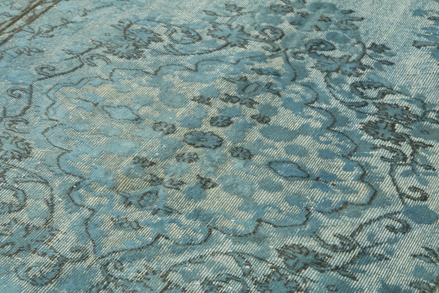 6x10 Vintage Hand-Carved Turkish Rug - 47057