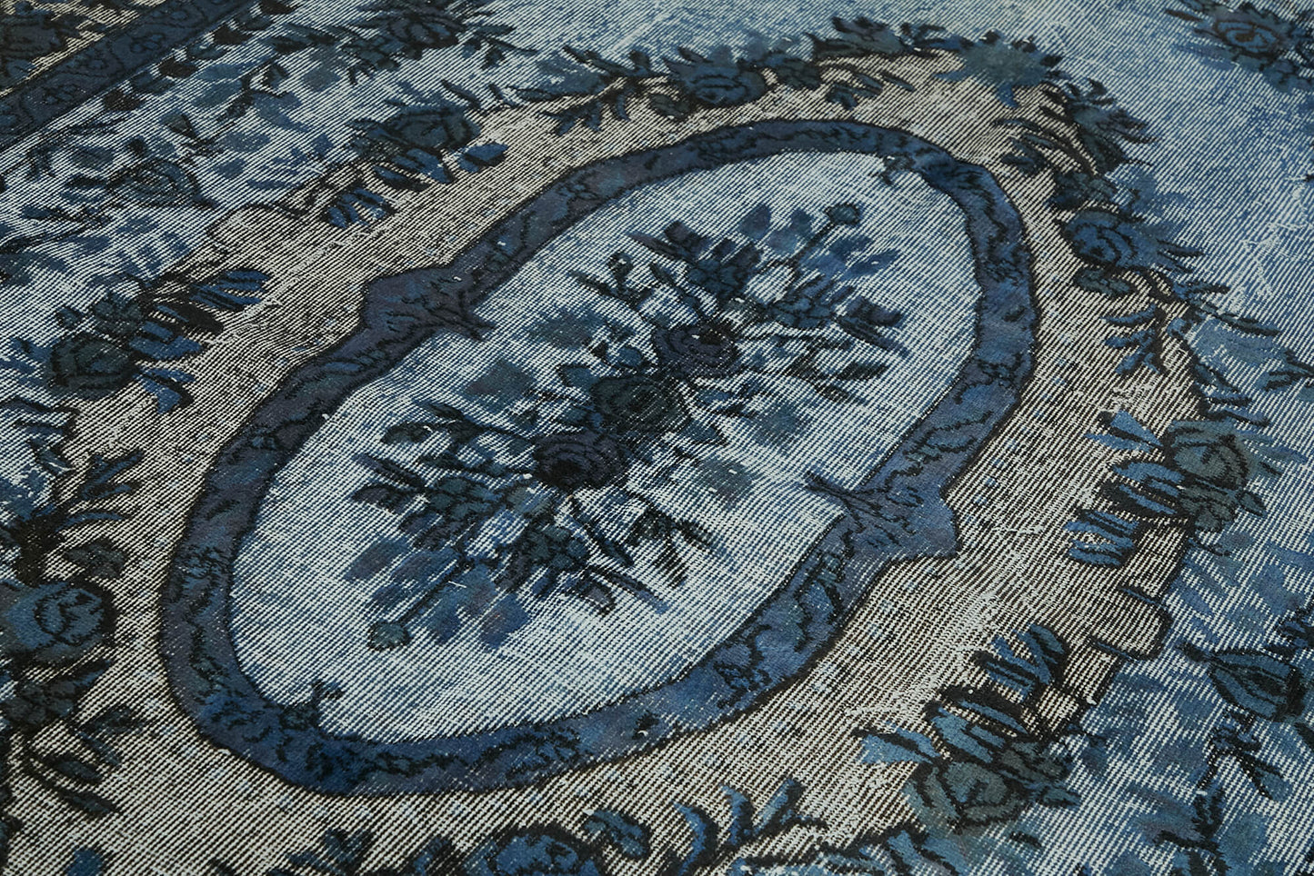 6x10 Vintage Hand-Carved Turkish Rug - 47080