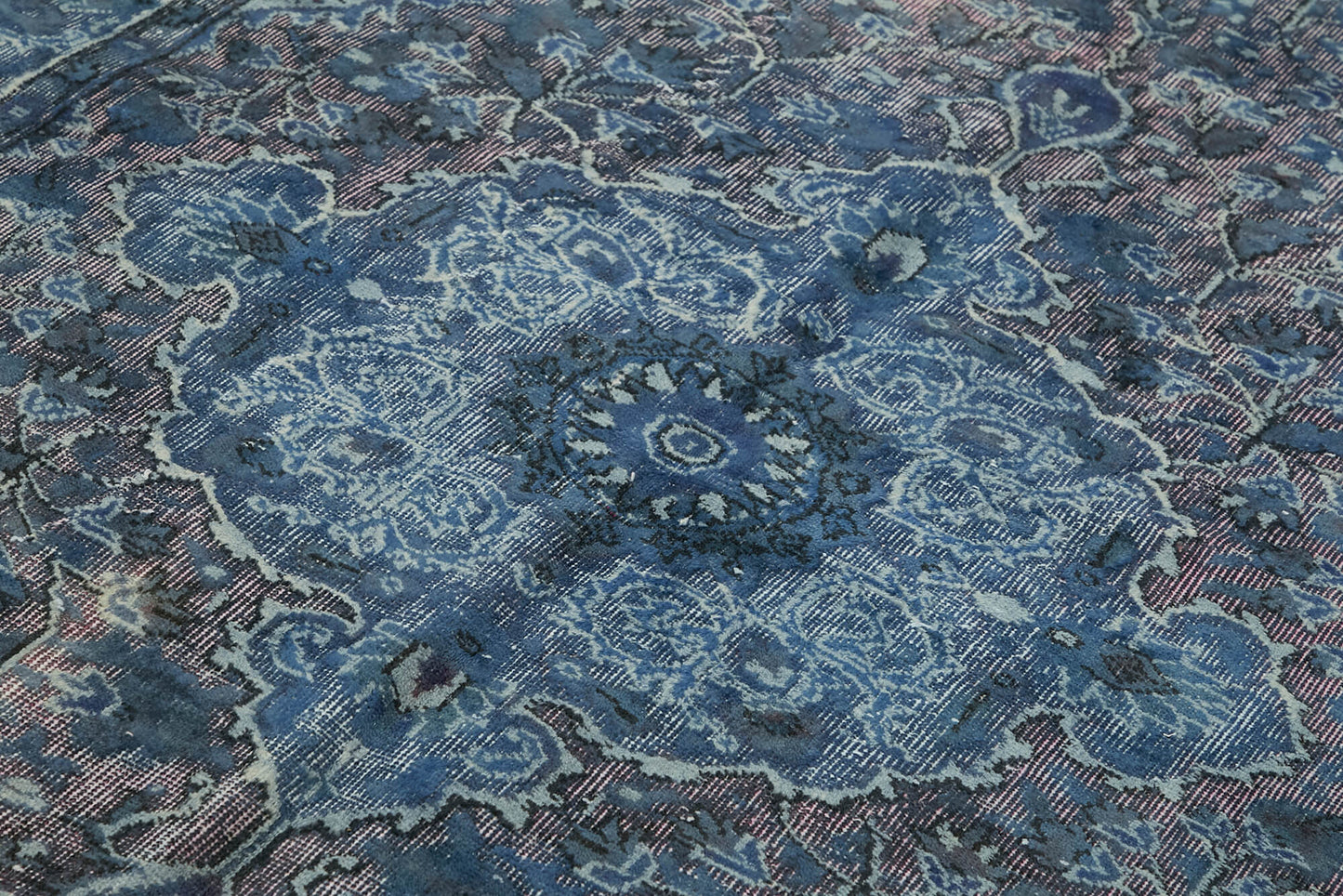 5x9 Vintage Hand-Carved Turkish Rug - 47083