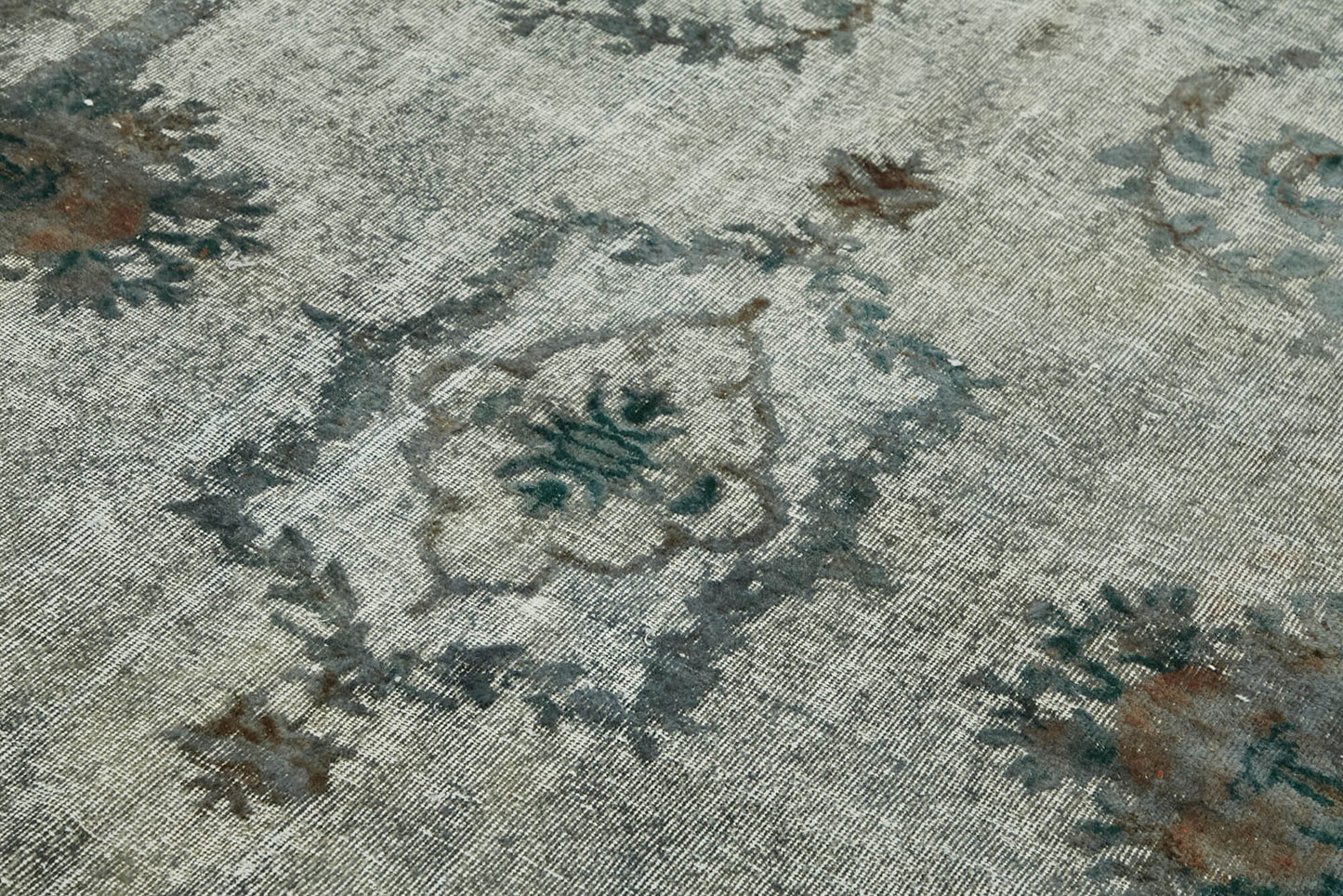 6x10 Vintage Hand-Carved Turkish Rug - 47094