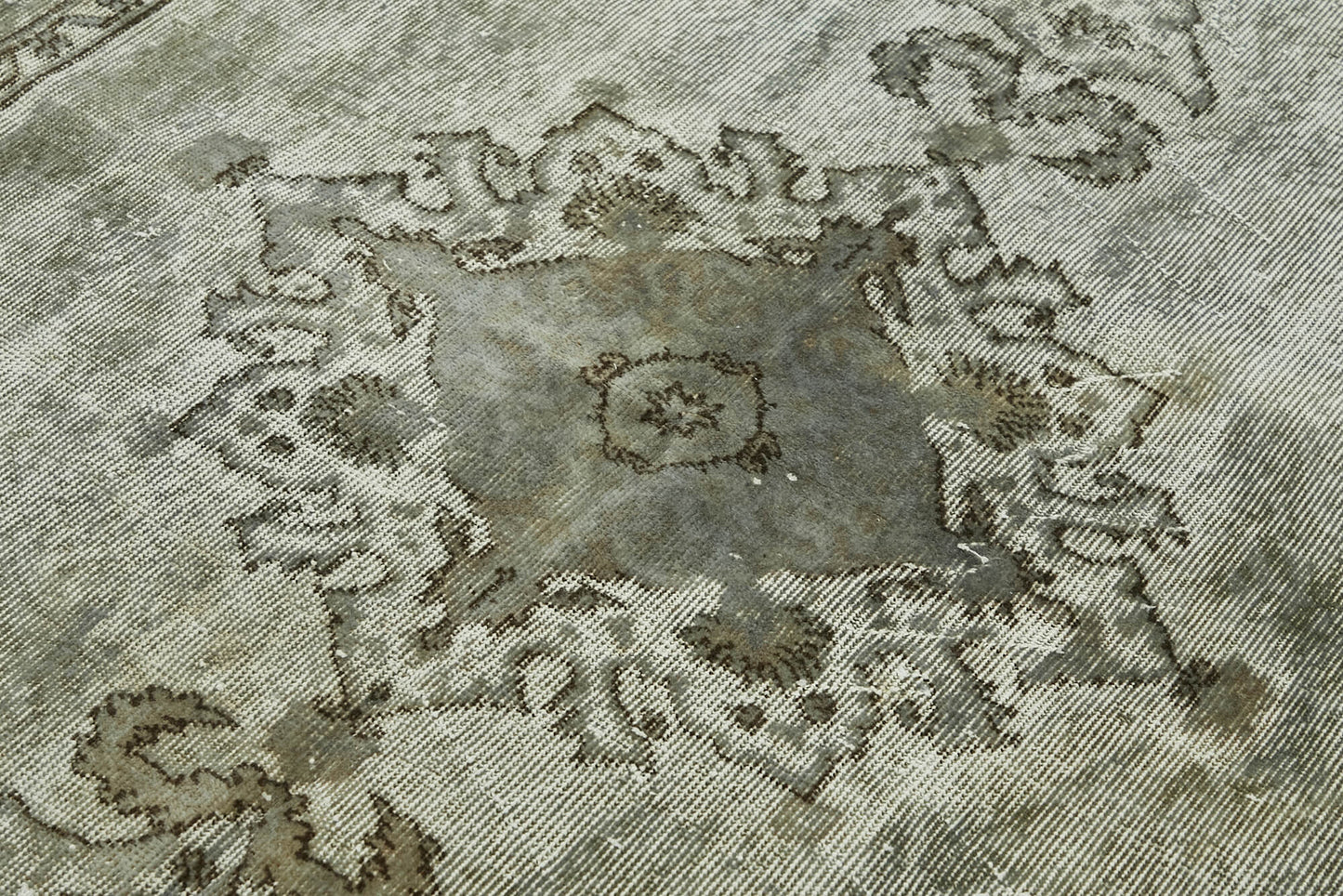 6x9 Vintage Hand-Carved Turkish Rug - 47095