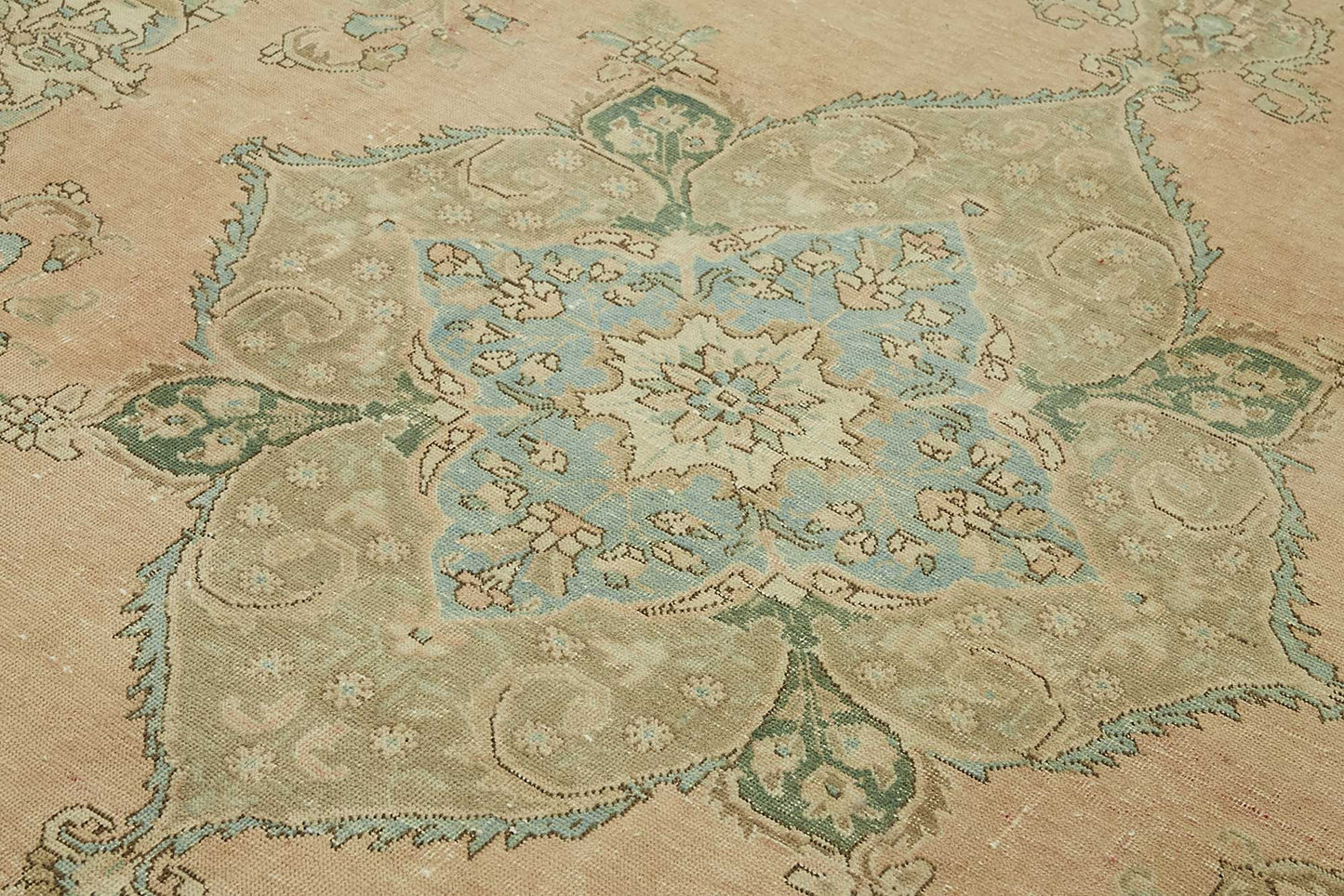 9x13 Vintage Hand-Knotted Rug - 47687