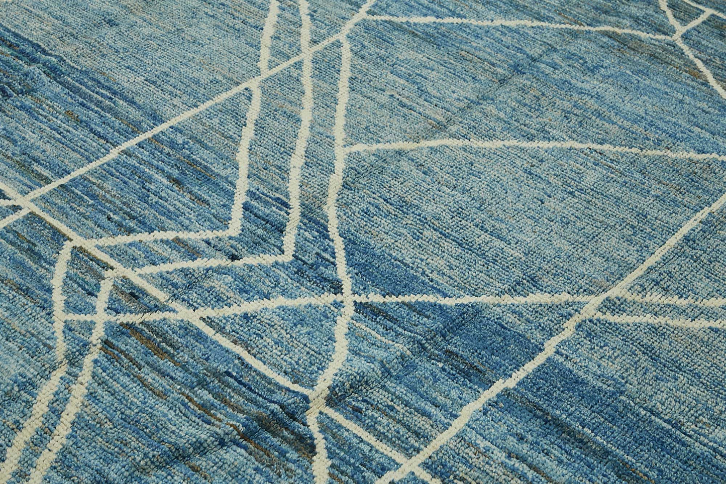 8x10 Contemporary Tribal Area Rugs - 47925