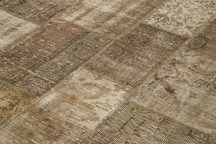 8x11 Brown Patchwork Rug- 12288