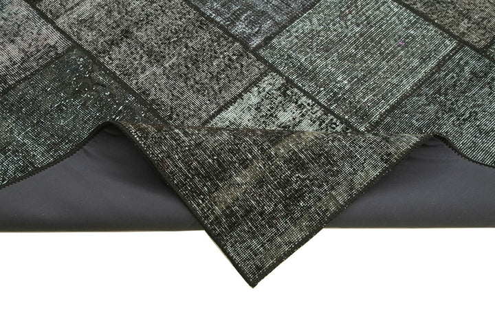 6x8 Black Patchwork Rug - 20300