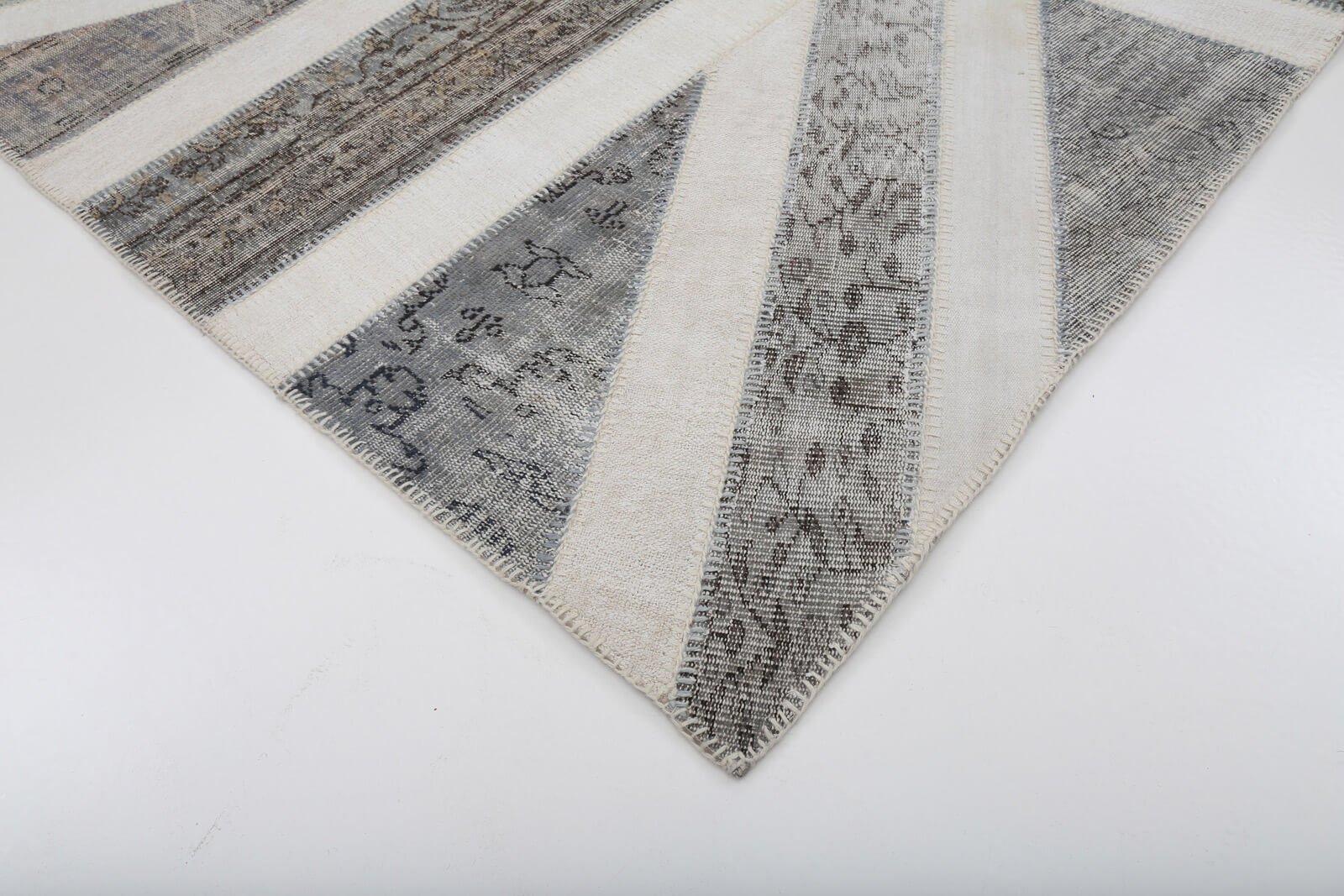 7x10 British Flag Patchwork Rug - 22002