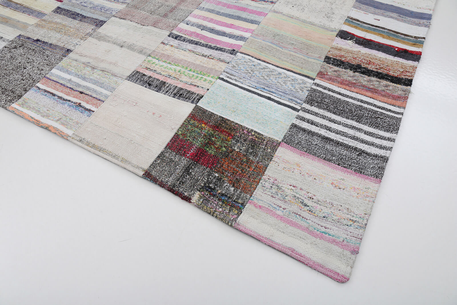 8x11 Beige Kilim Patchwork Rug - 22554