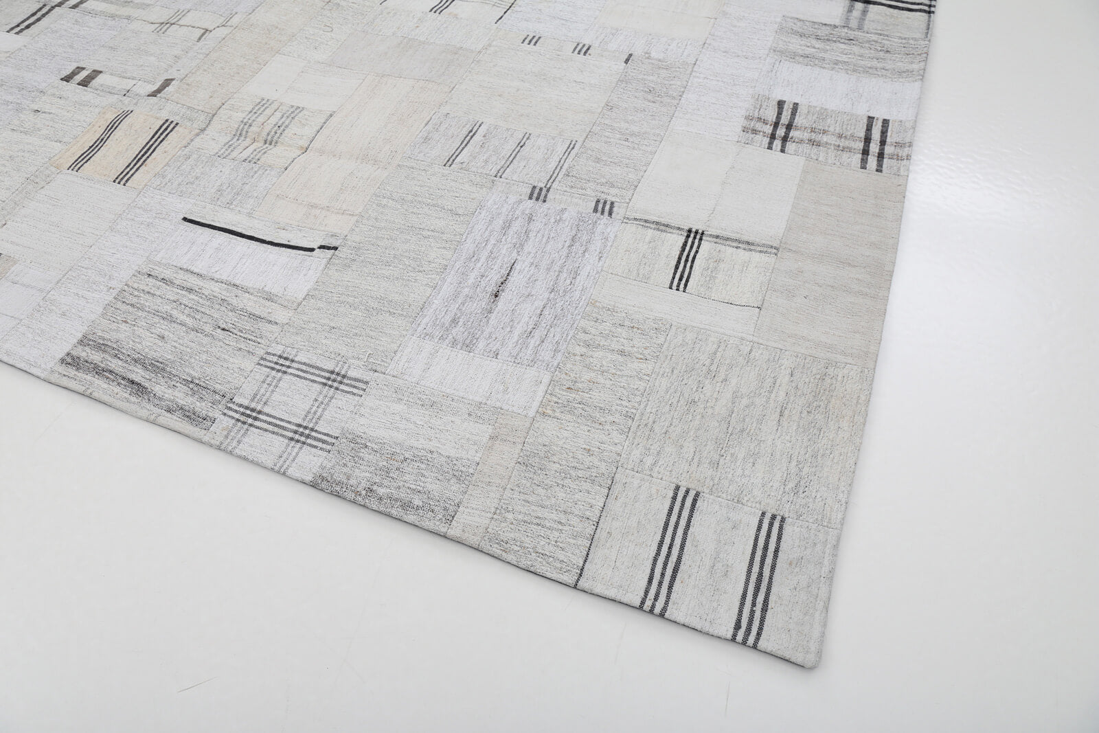 8x10 Beige Kilim Patchwork Rug - 22565