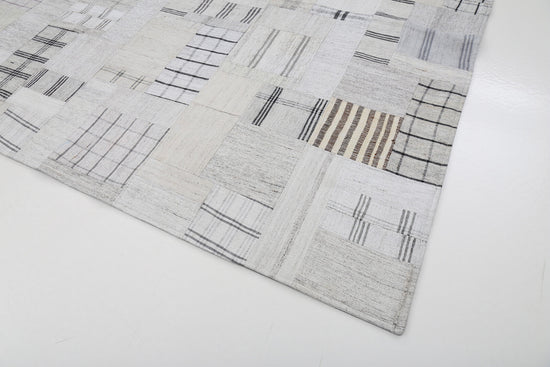 8x10 Beige Kilim Patchwork Rug - 22567