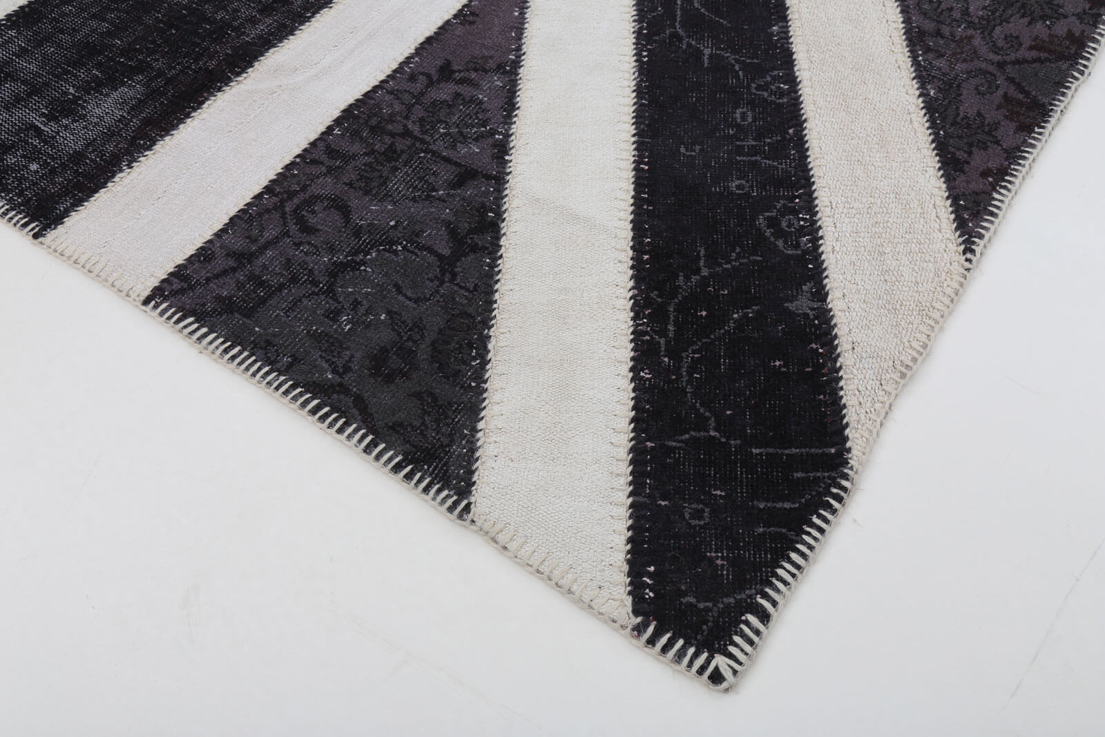 7x10 British Flag Patchwork Rug - 22604