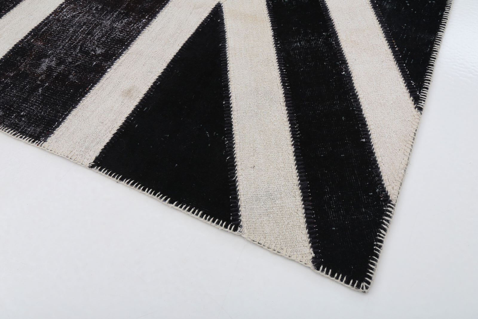 7x10 British Flag Patchwork Rug - 22634