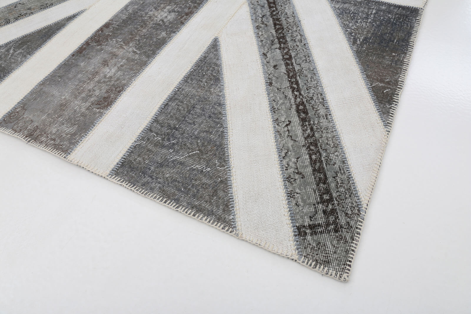 7x10 British Flag Patchwork Rug - 22638