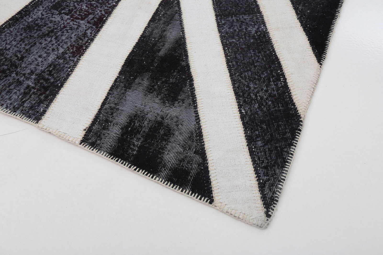 7x10 British Flag Patchwork Rug - 22661