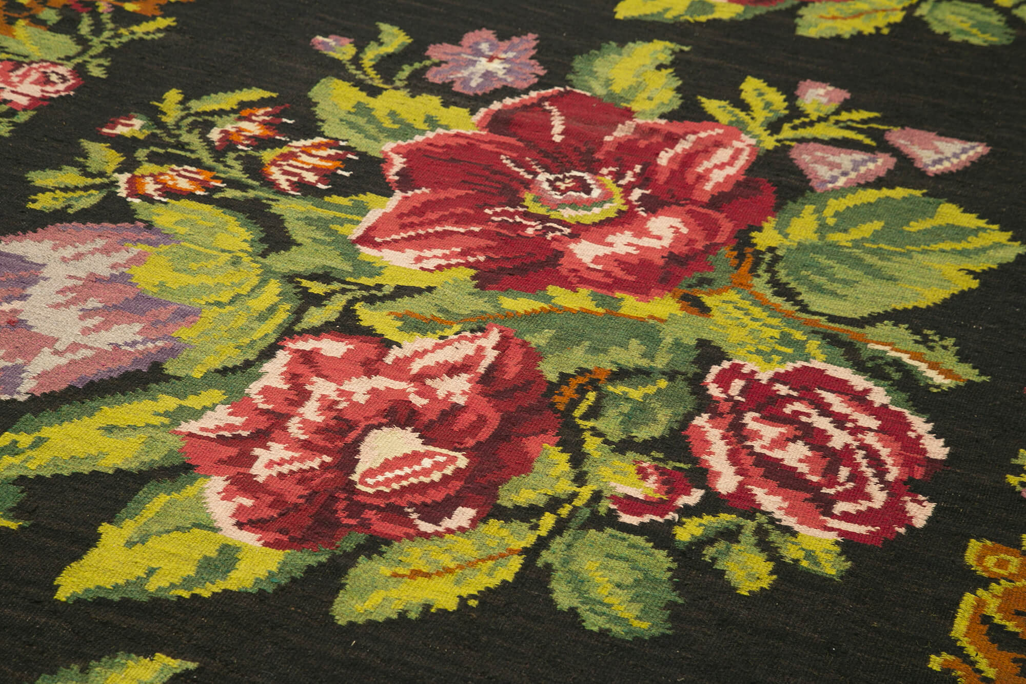6x17 Black Rose Kilim Runner Rug - 23392