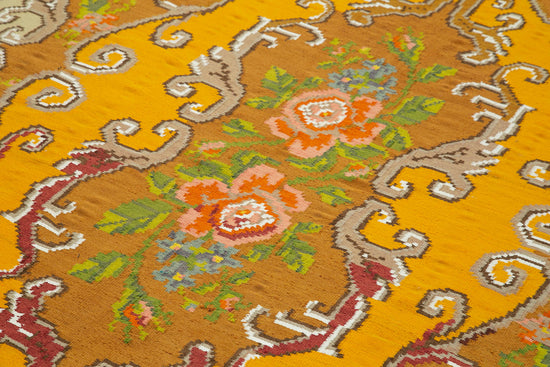 6x9 Brown Vintage Moldovan Kilim Rug - 23424