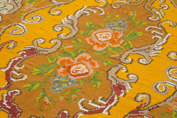 6x9 Brown Vintage Moldovan Kilim Rug - 23424