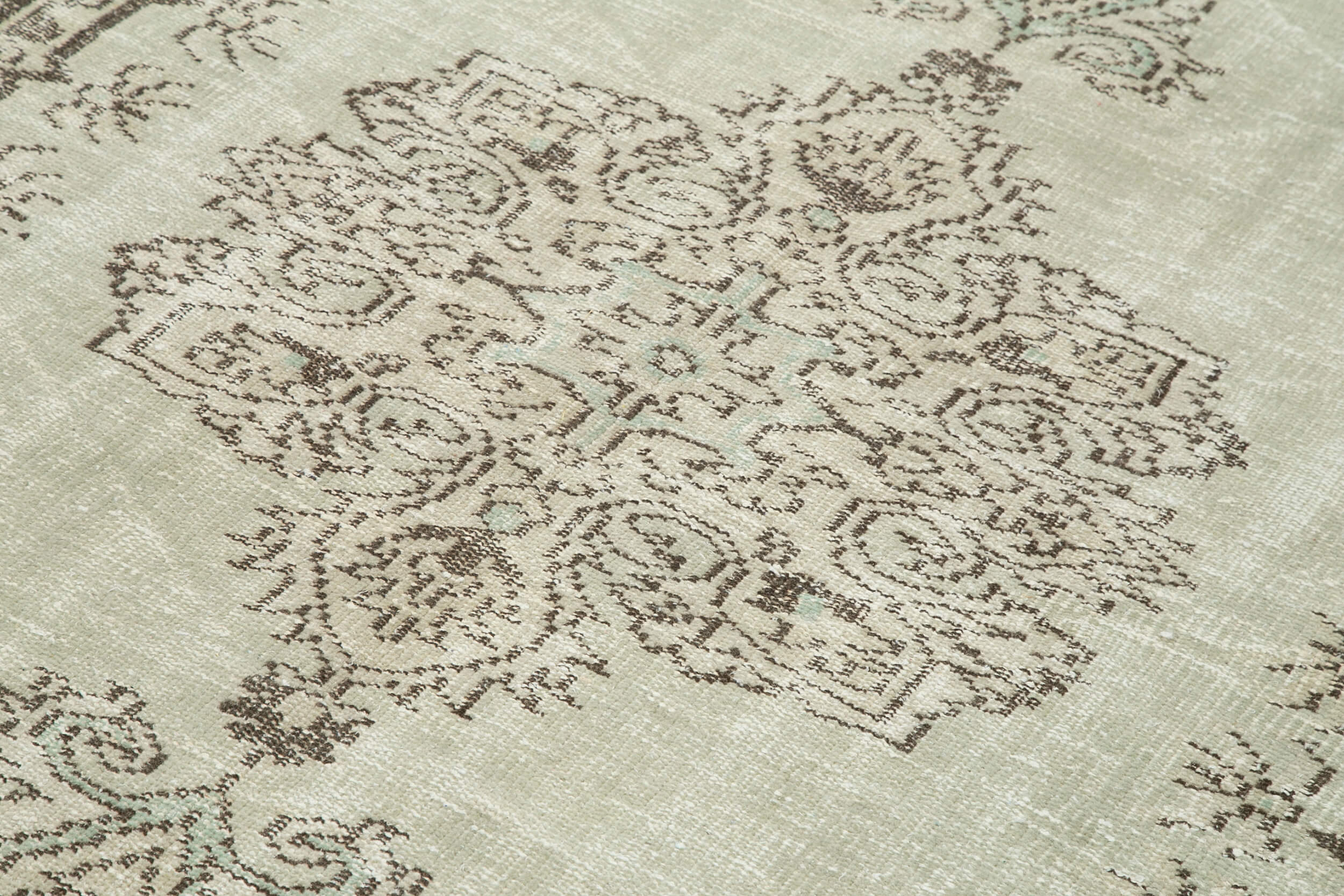 6x9 Beige Turkish Vintage Area Rug - 25009