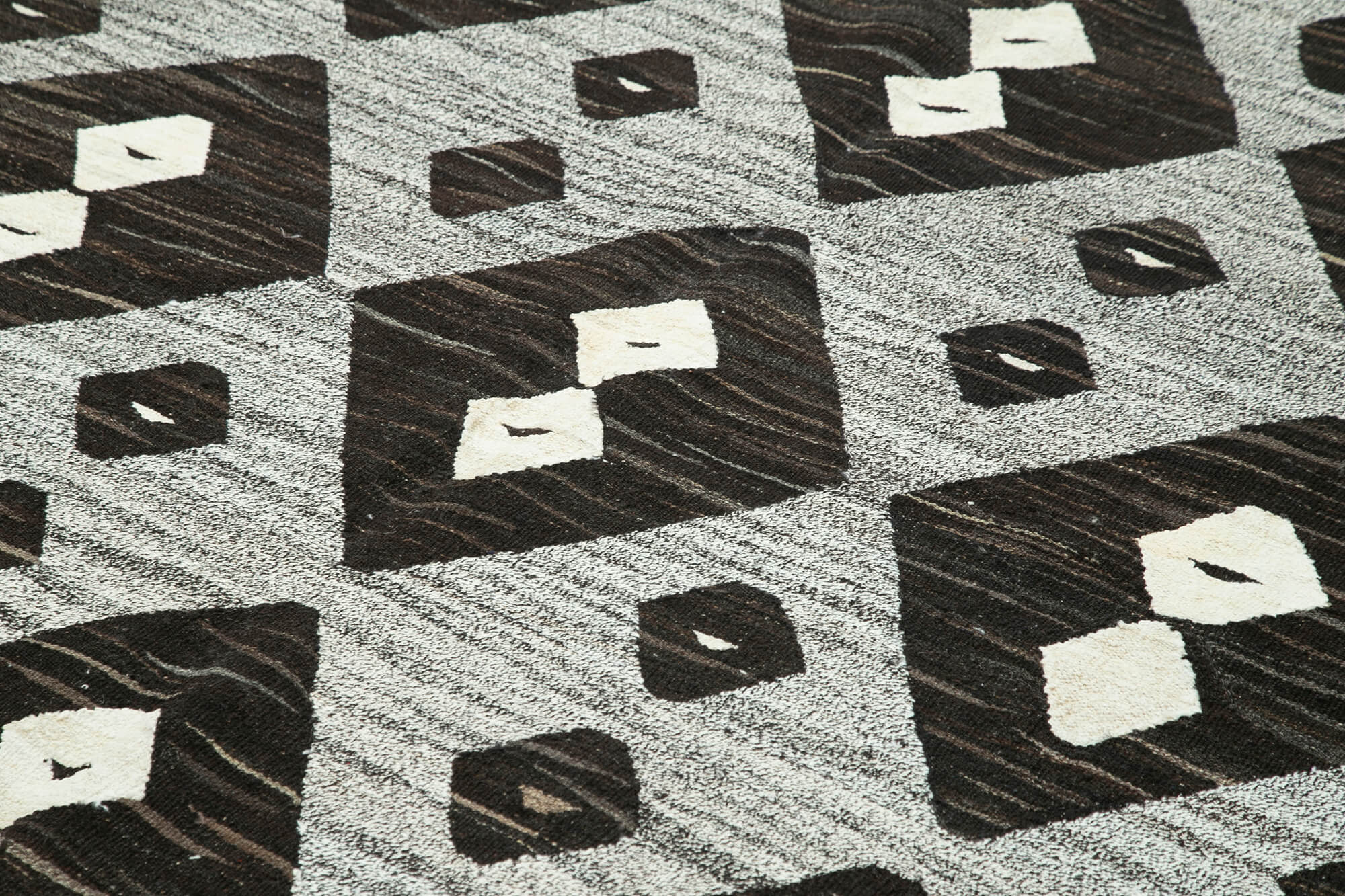 8x10 Black Contemporary Area Rug - 26682