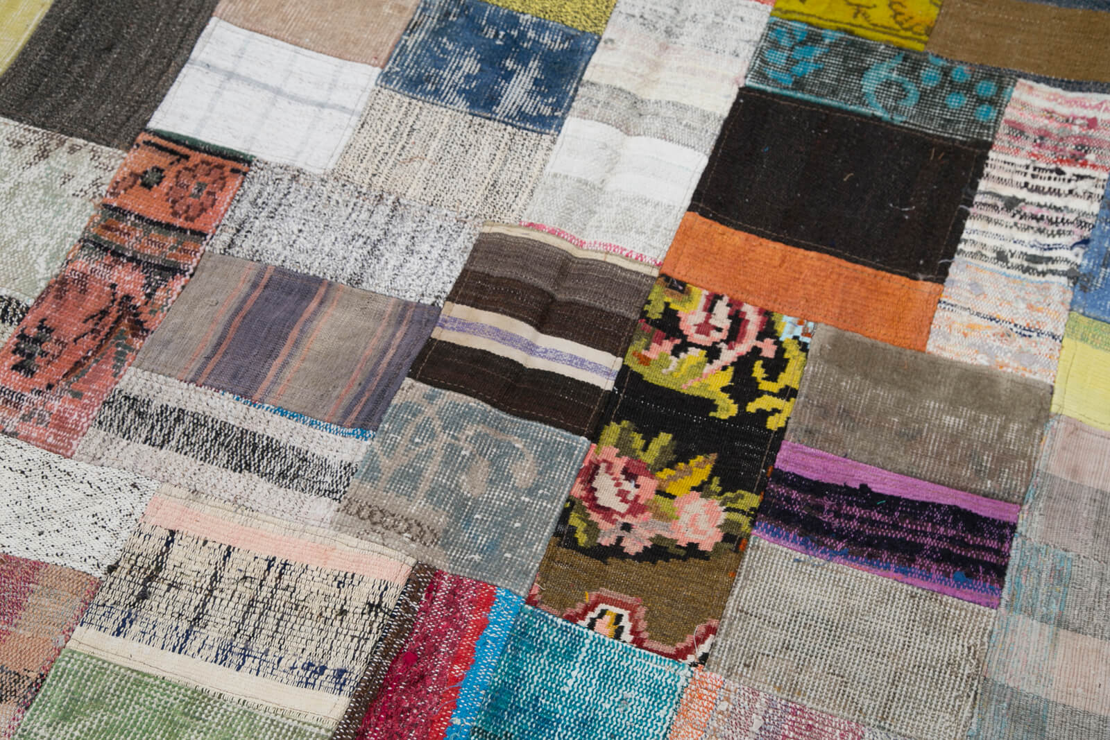 6x8 Multicolor Kilim Patchwork Rug - 30301