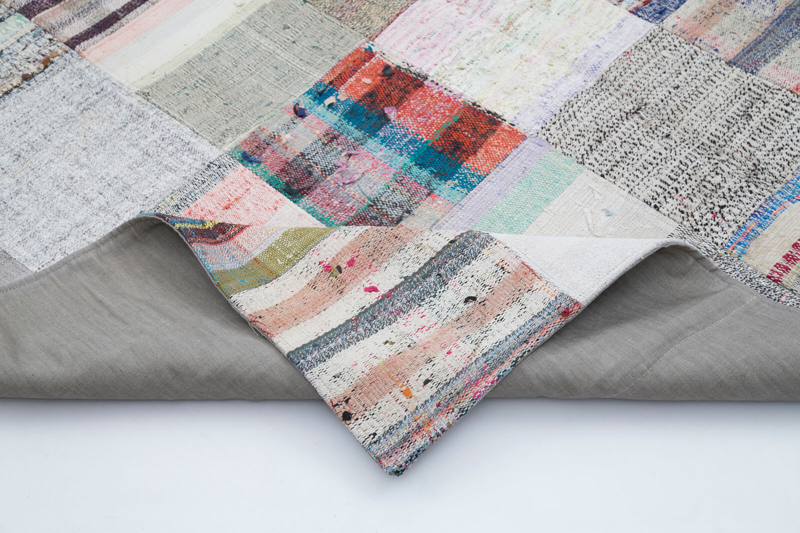 7x10 White Kilim Patchwork Rug - 30328