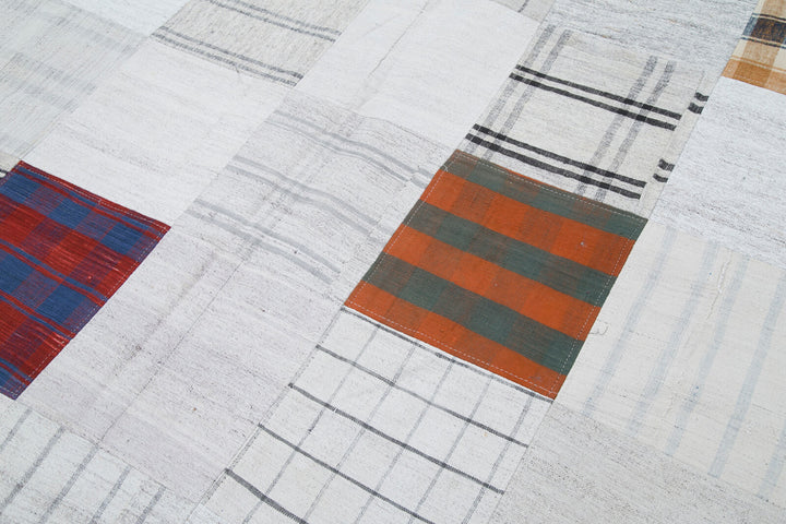 7x10 White Kilim Patchwork Rug - 30350