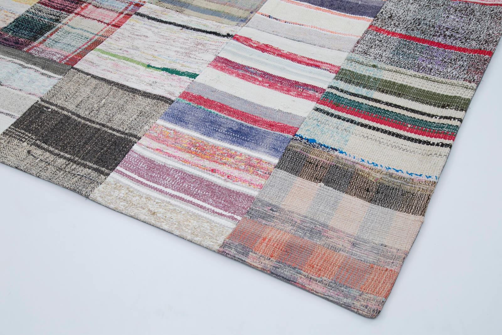 7x10 White Kilim Patchwork Rug - 30368