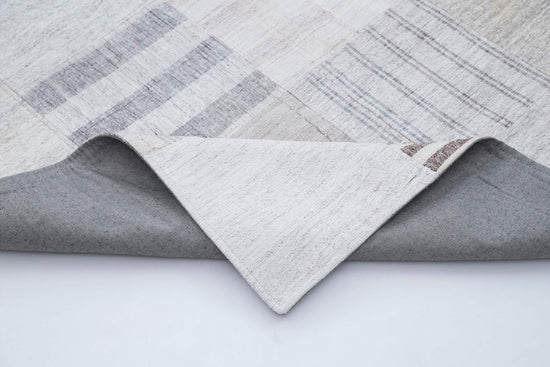 8x10 White Kilim Patchwork Rug - 30531