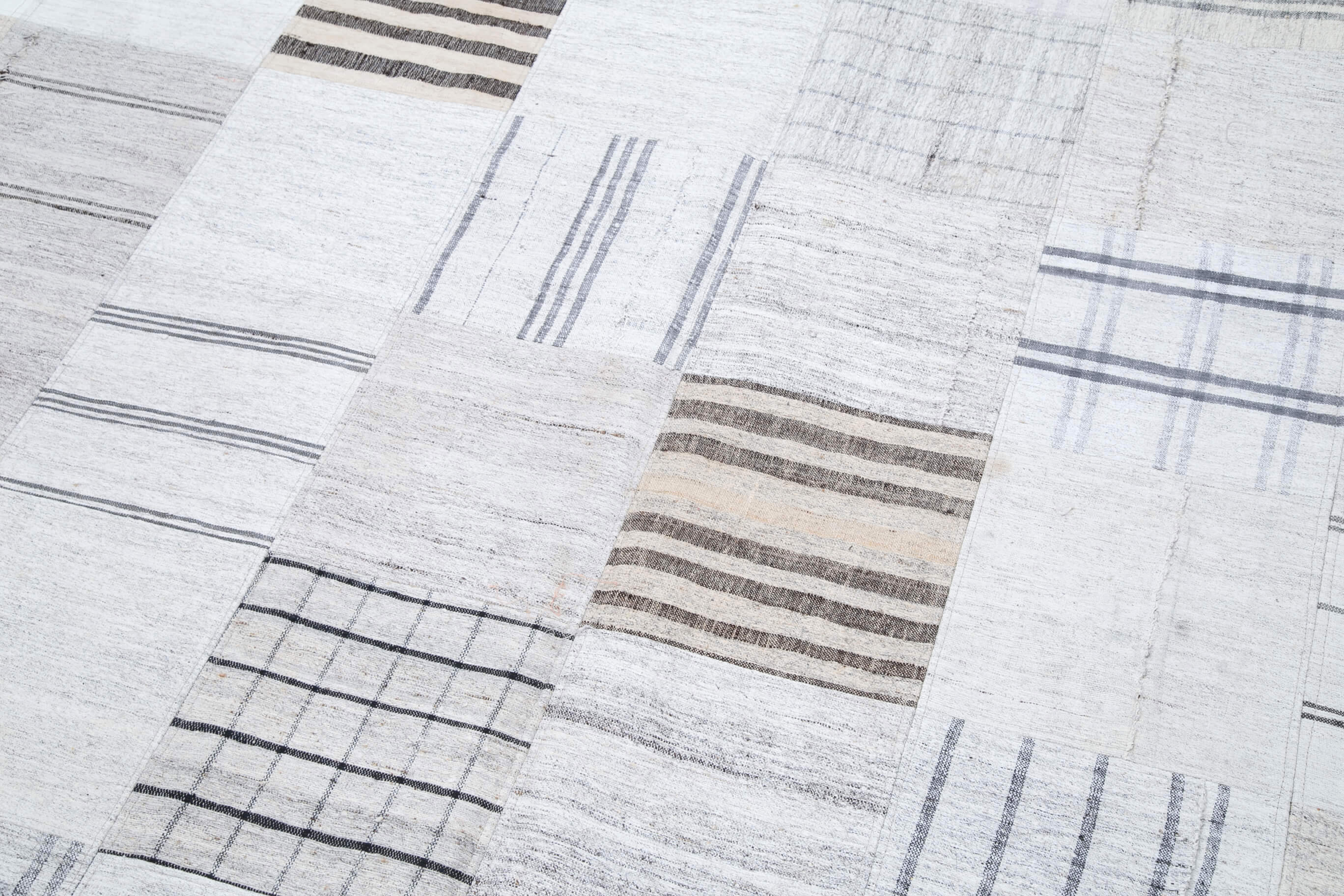 8x10 White Kilim Patchwork Rug - 30535