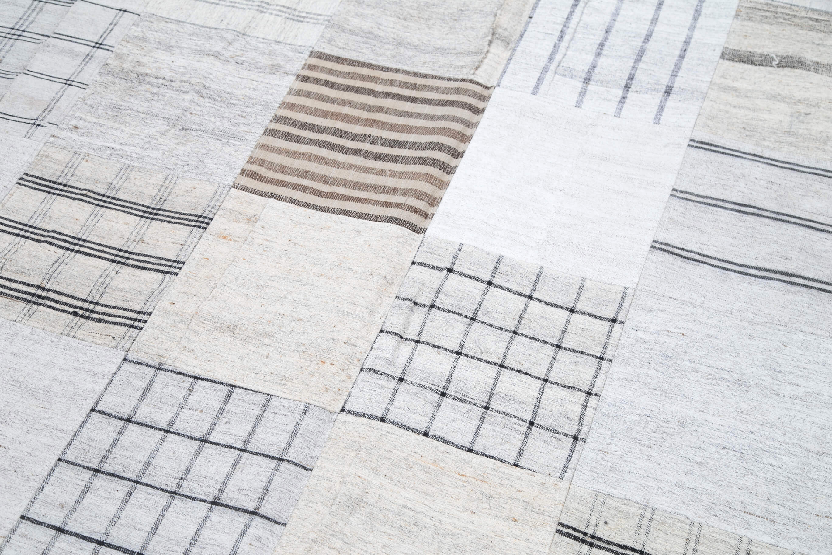 8x10 White Kilim Patchwork Rug - 30537