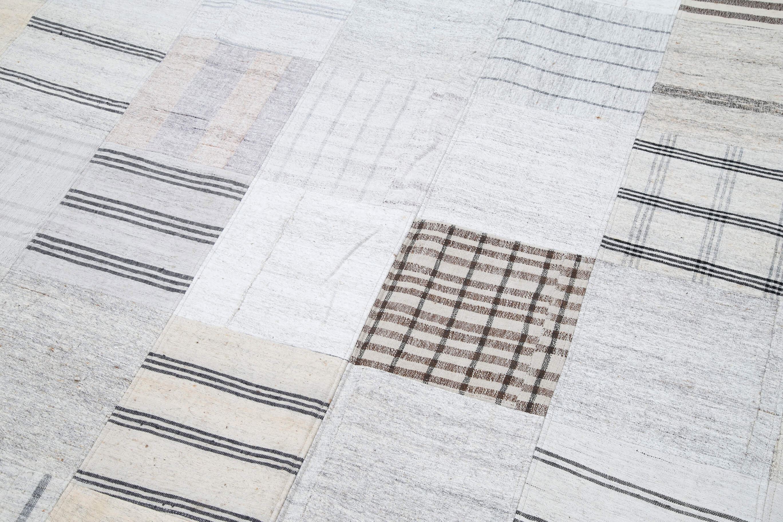 8x10 White Kilim Patchwork Rug - 30543