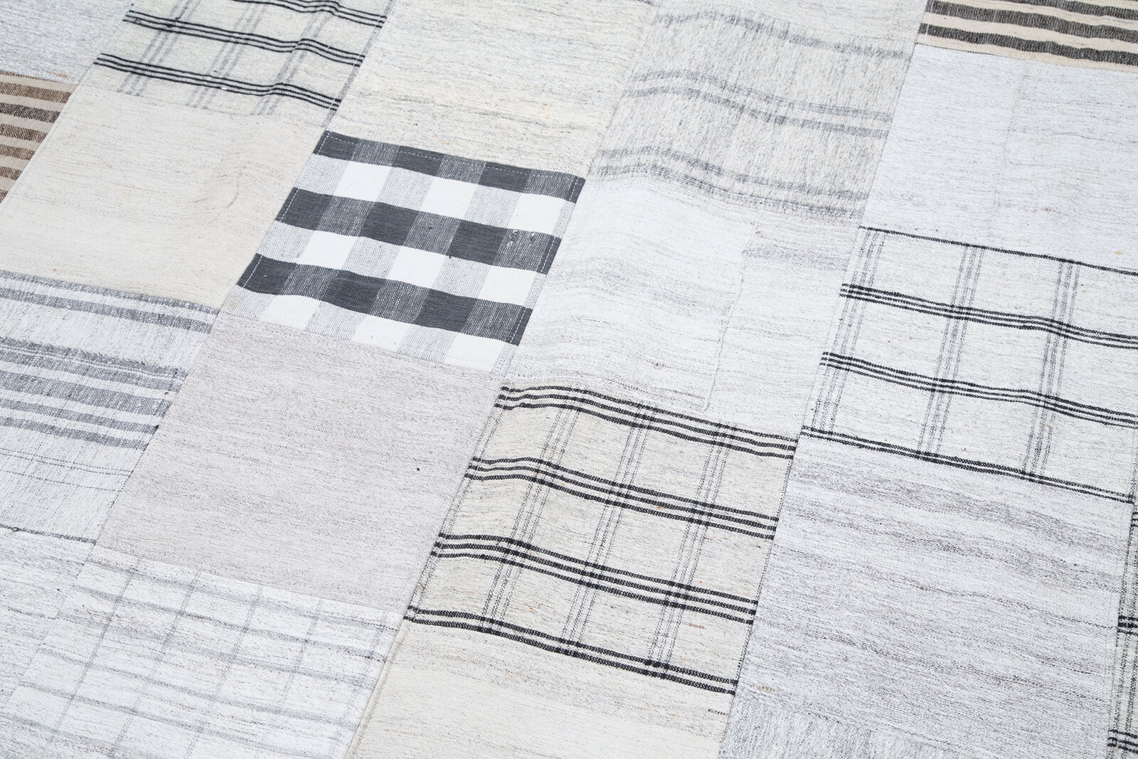 8x11 White Kilim Patchwork Rug - 30569