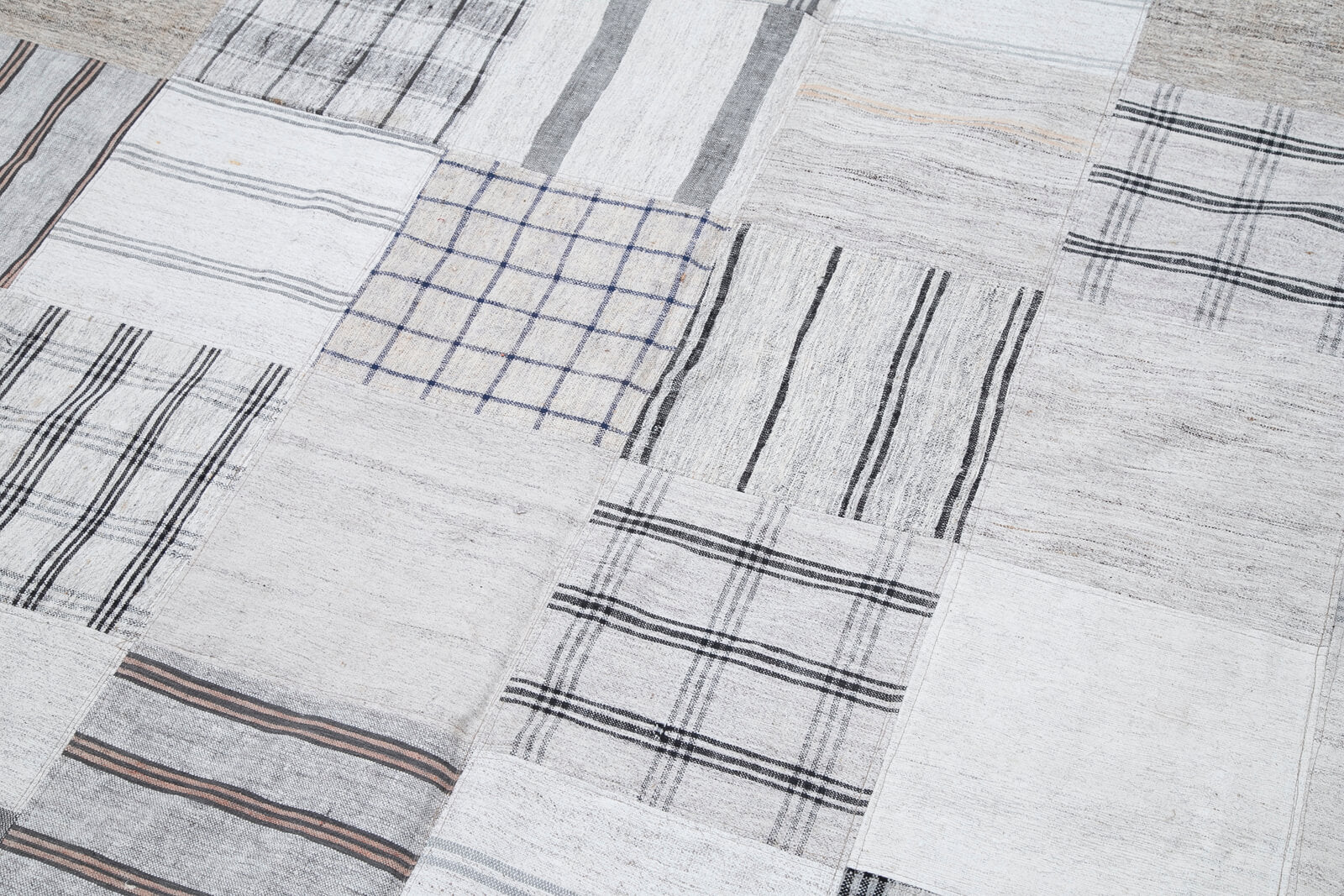 8x11 White Kilim Patchwork Rug - 30609