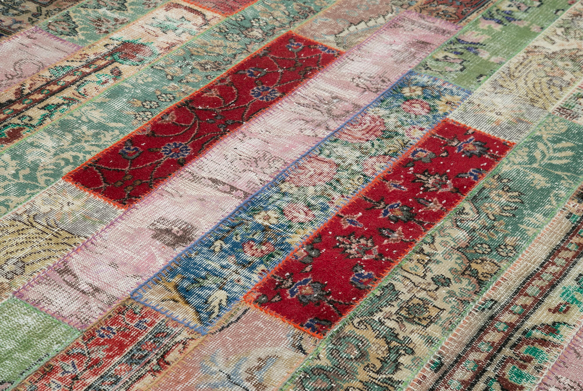 7x10 Red Modern Patchwork Rug - 30988